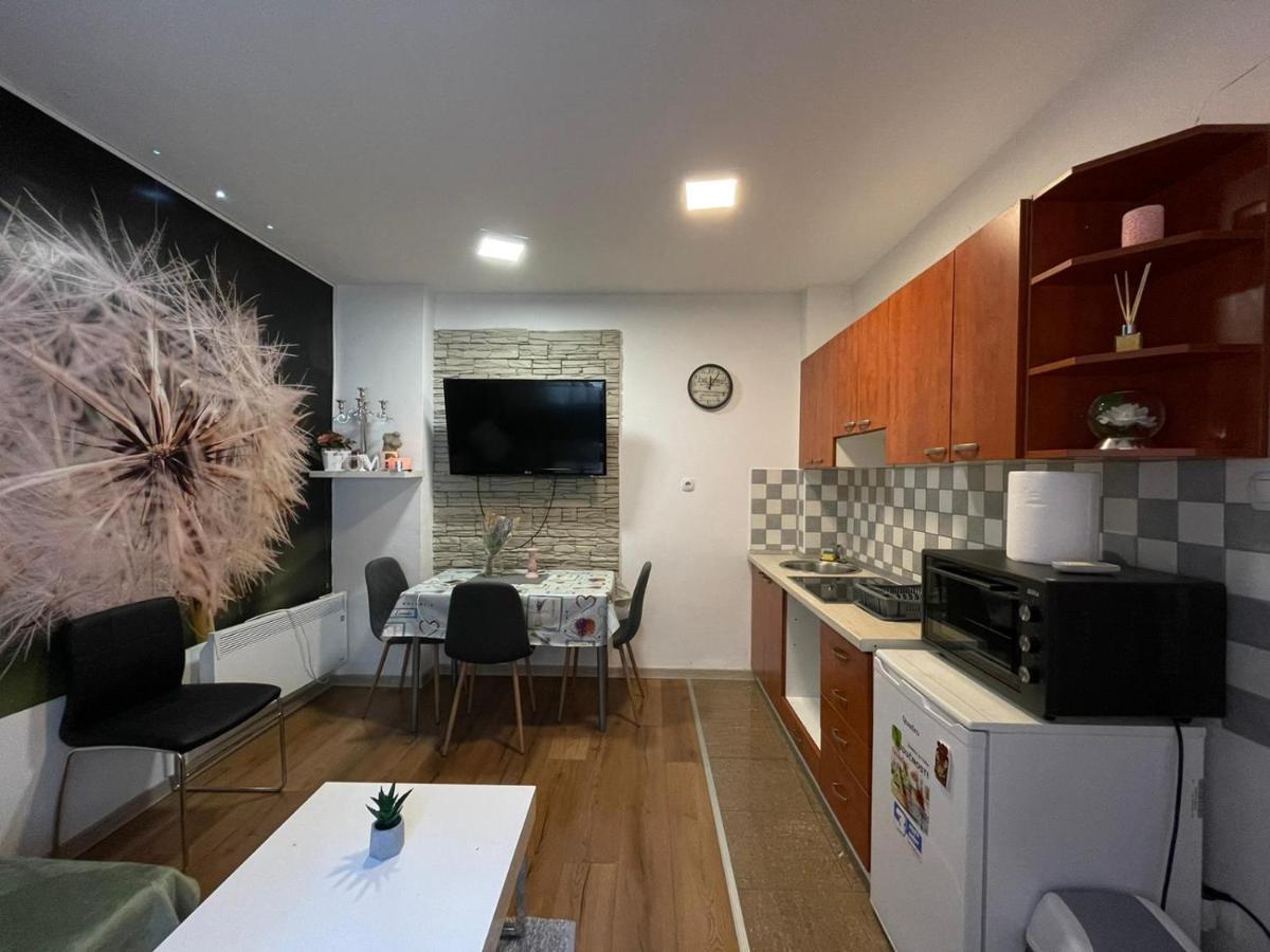 Cozy 1B Apartment Vera-Self Check In Zagreb Bagian luar foto